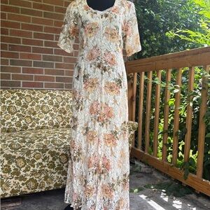 Nostalgia Floral Lace Maxi Dress in Cream and Pink